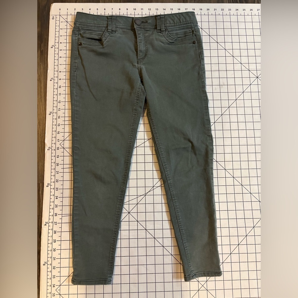 Democracy Ab-Technology Women’s Size 6‎ Green Ankle Cropped Jeans